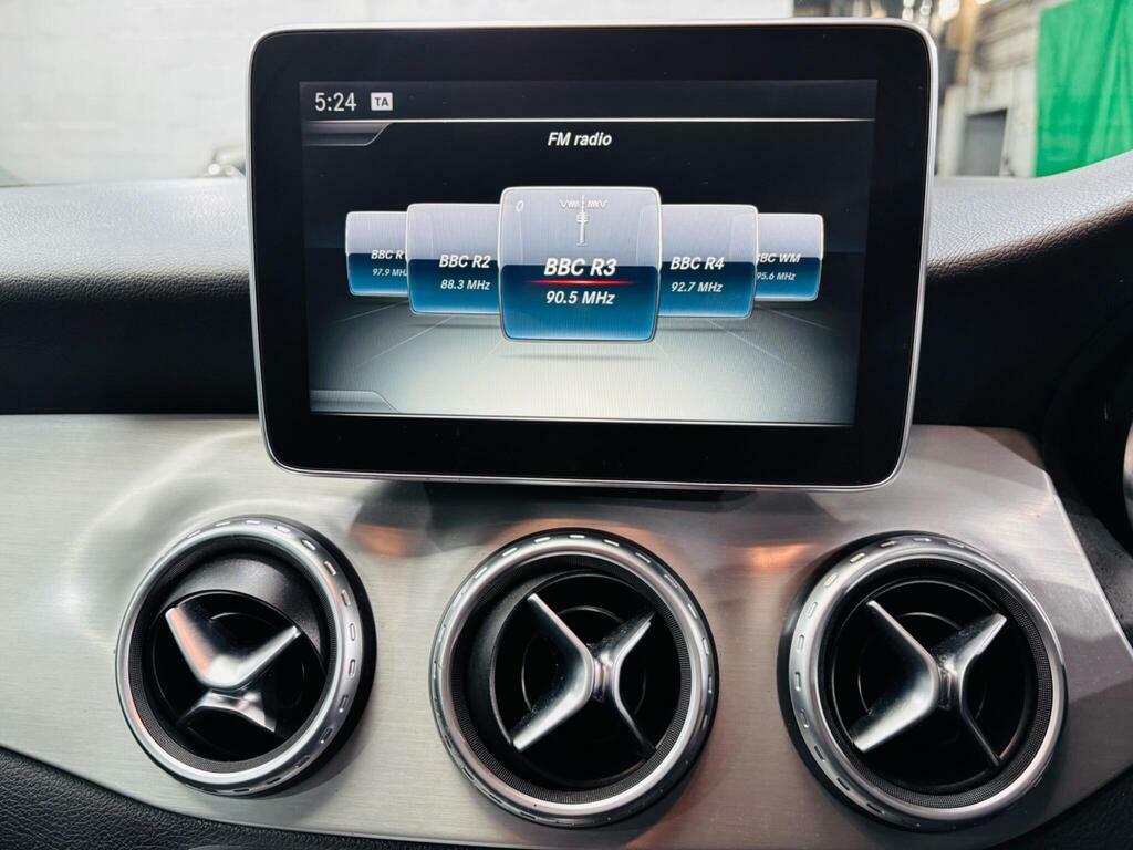 Mercedes-Benz GLA Class 2L Amg Line White #21