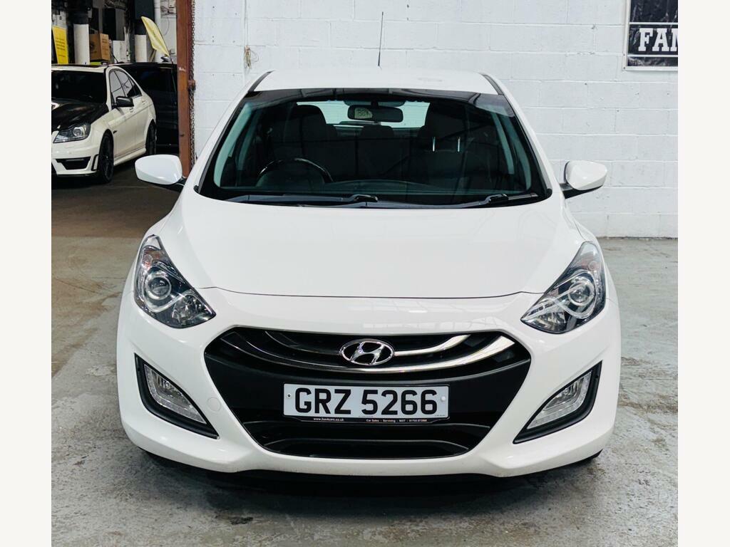 Hyundai I30 1.6 Crdi Active Euro 5 White #2
