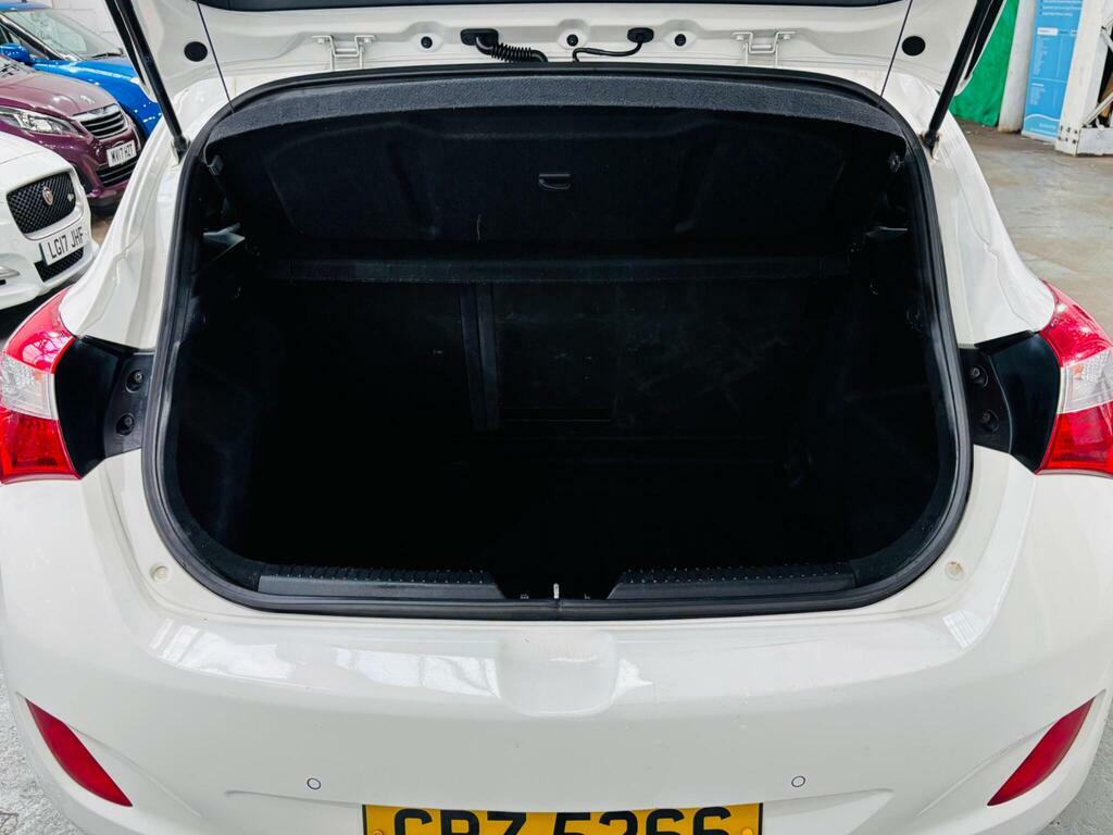 Hyundai I30 1.6 Crdi Active Euro 5 White #22