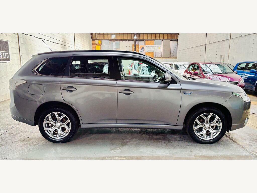 Mitsubishi Outlander Outlander Gx 4H Phev Black #7