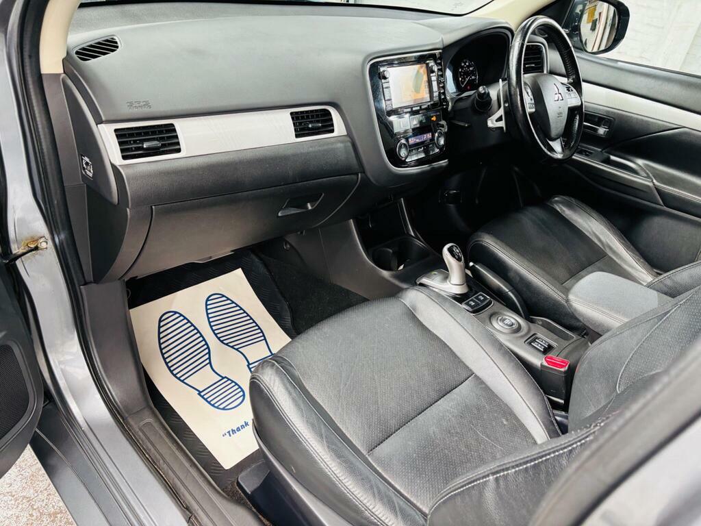 Mitsubishi Outlander Outlander Gx 4H Phev Black #12