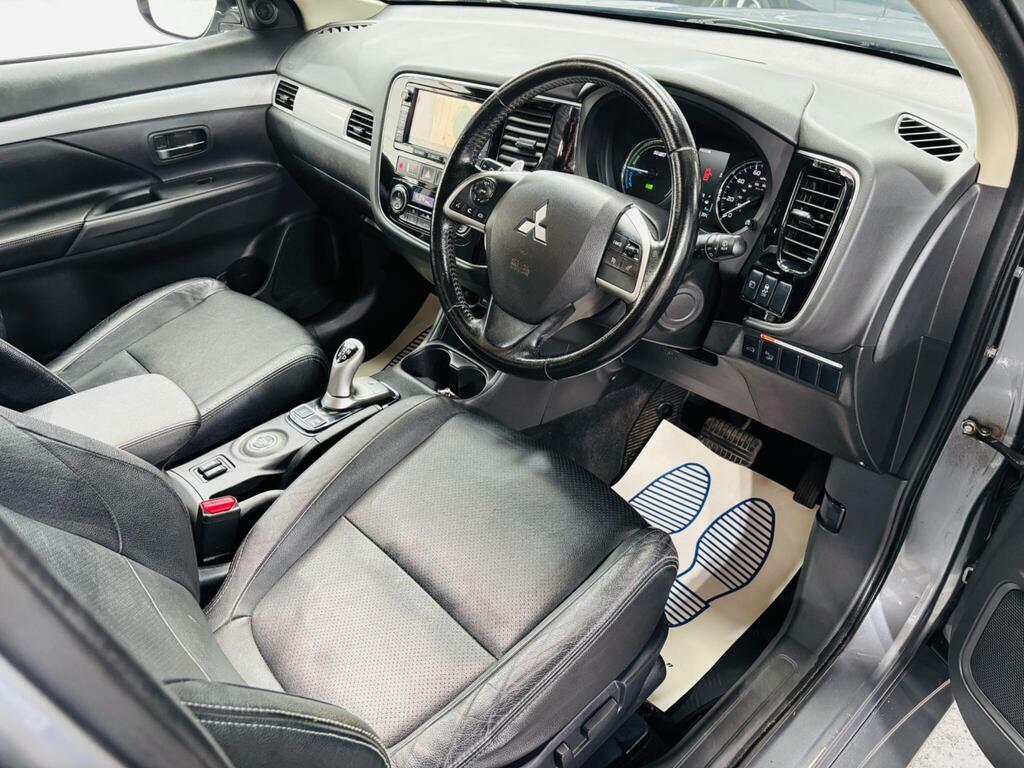 Mitsubishi Outlander Outlander Gx 4H Phev Black #9