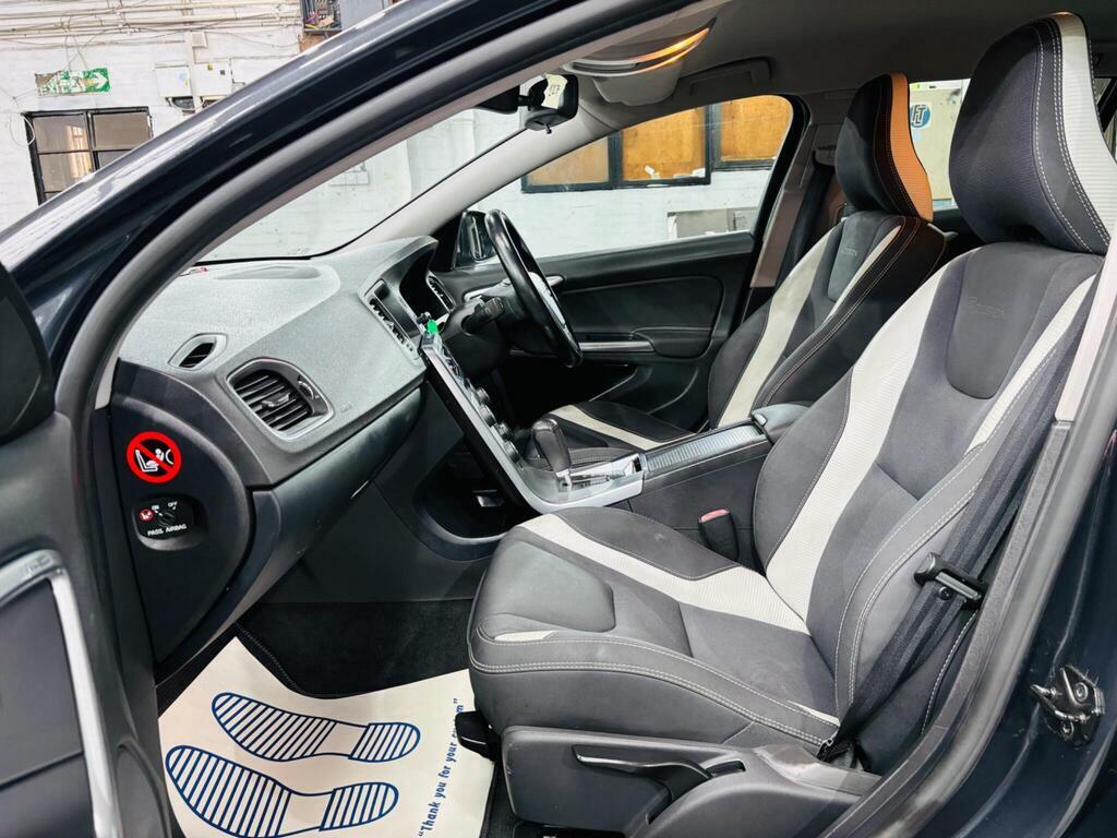 Volvo V60 V60 Se Lux D3 Red #13