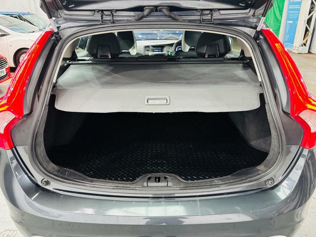 Volvo V60 V60 Se Lux D3 Red #25