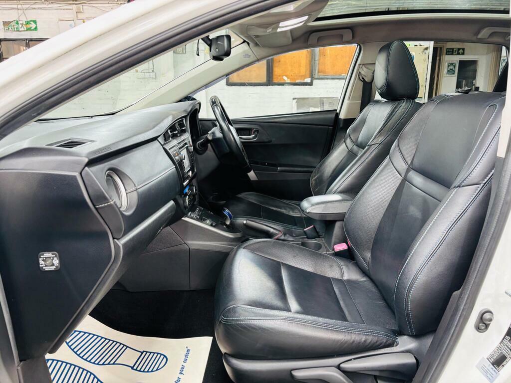Toyota Auris  Grey #13