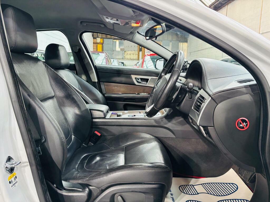Jaguar XF 3.0D V6 Luxury Euro 5 Ss Red #11
