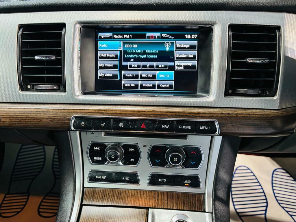 Jaguar XF 3.0D V6 Luxury Euro 5 Ss Red #21