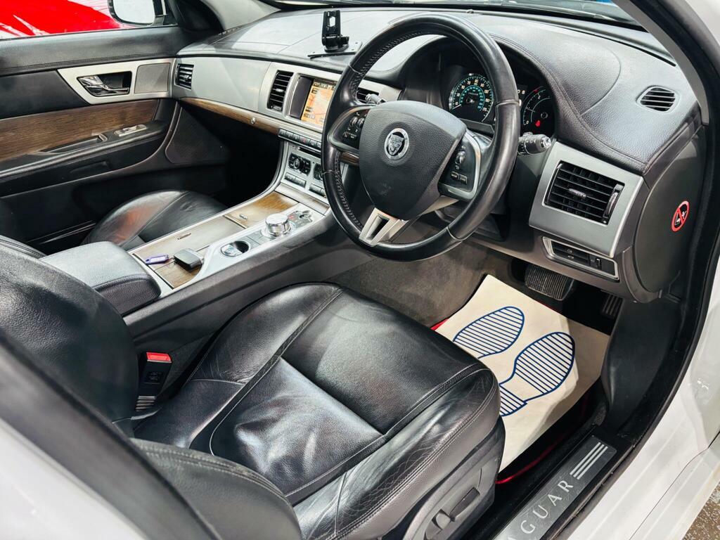 Jaguar XF 3.0D V6 Luxury Euro 5 Ss Red #9