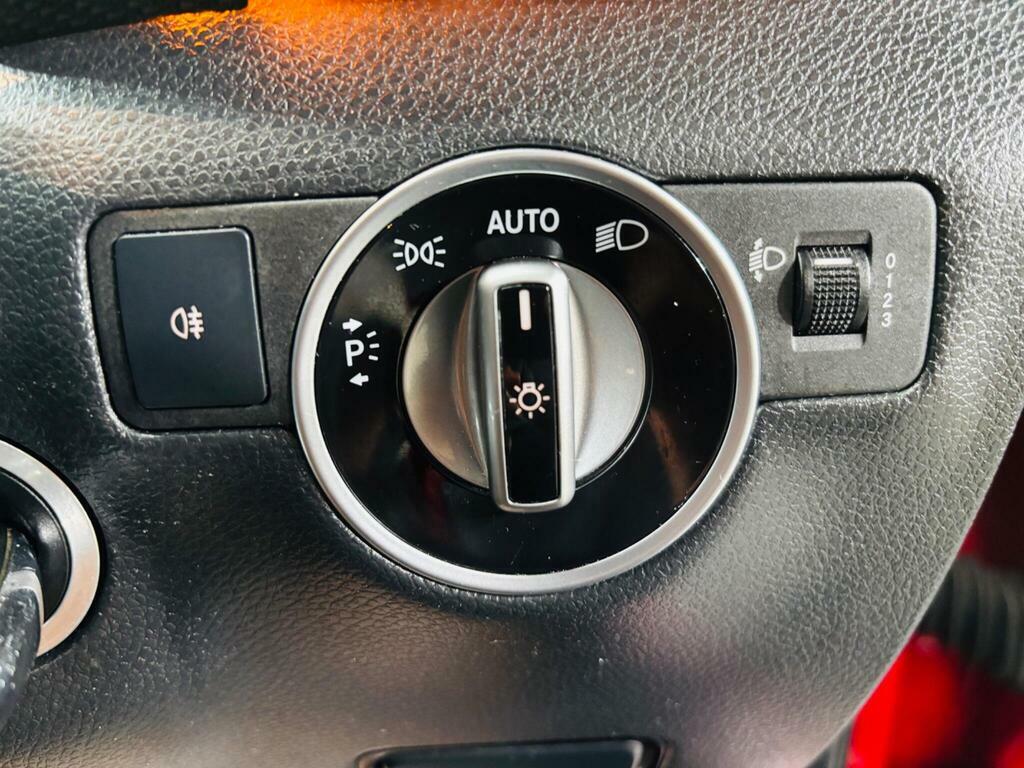 Mercedes-Benz B Class B 180 Sport Premium Aut Red #17