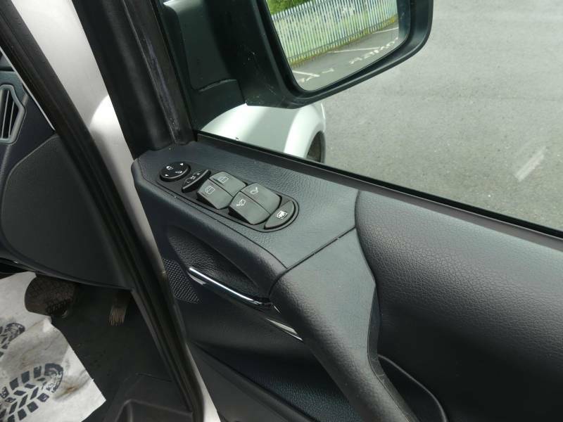 Mercedes-Benz Viano Cdi Blueefficiency Ambiente White #12