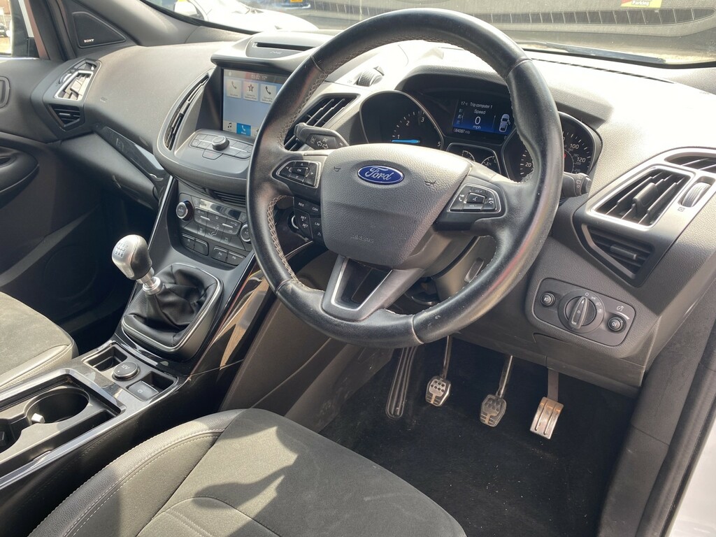 Ford Kuga 2.0 Tdci Ecoblue St-line White #3