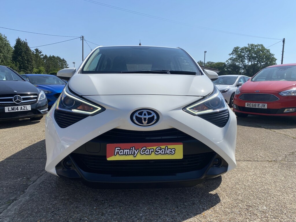 Toyota Aygo 1.0 Vvt-i X-play White #5