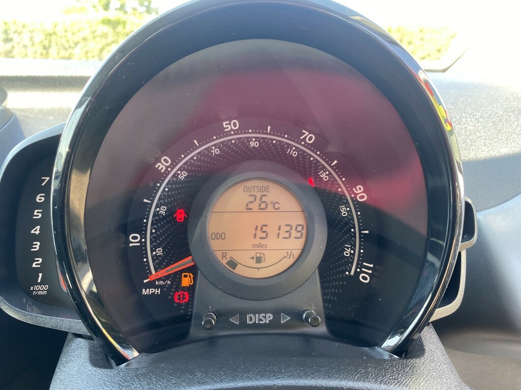 Toyota Aygo 1.0 Vvt-i X-play White #6