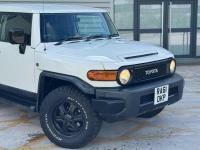 Toyota FJ Cruiser 4.0 V6 Beige #38