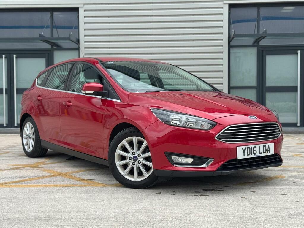Ford Focus 1.0T Ecoboost Titanium Euro 6 Ss Red