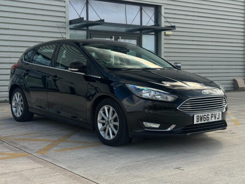 Ford Focus Hatchback 1.0T Ecoboost Titanium Euro 6 Ss BW66PVJ Black #4