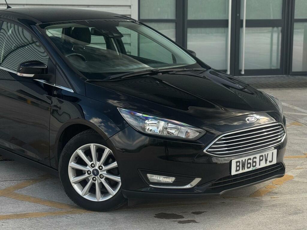 Ford Focus Hatchback 1.0T Ecoboost Titanium Euro 6 Ss BW66PVJ Black #2