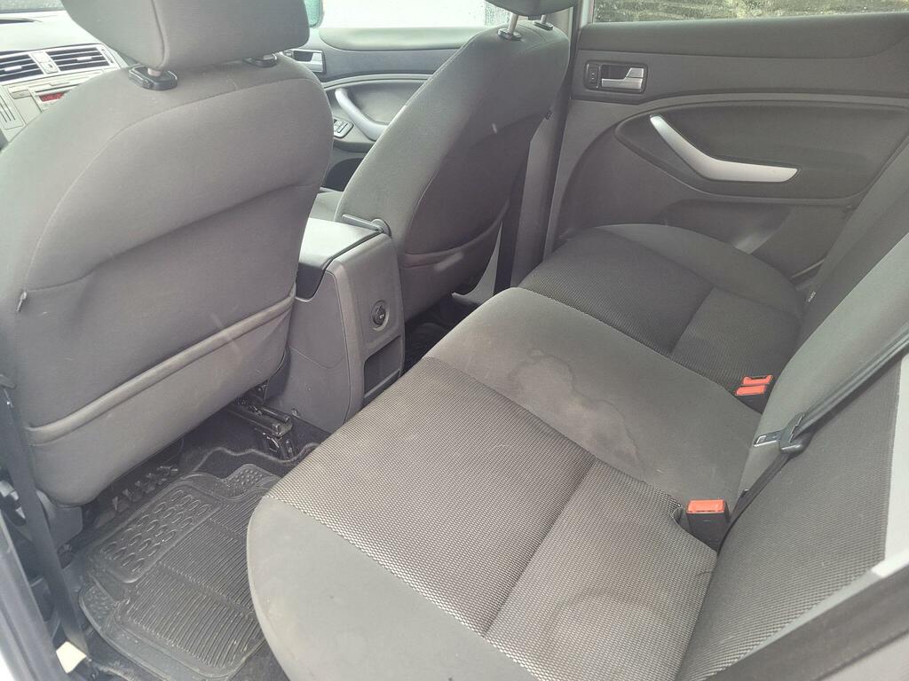 Ford Kuga Suv Silver #17