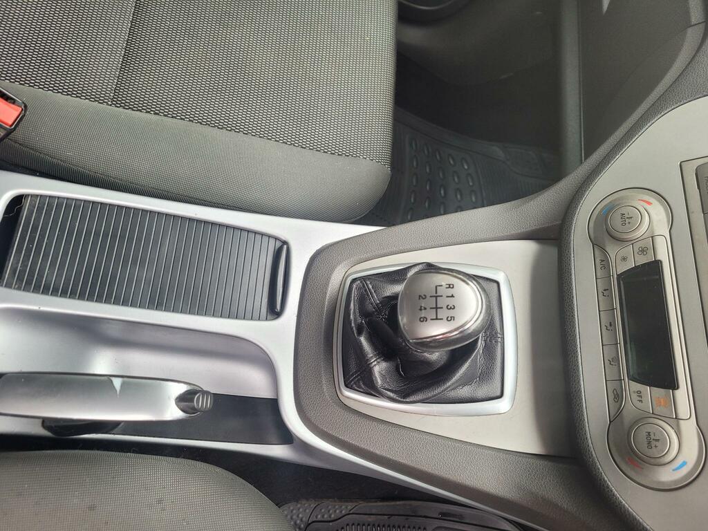 Ford Kuga Suv Silver #22