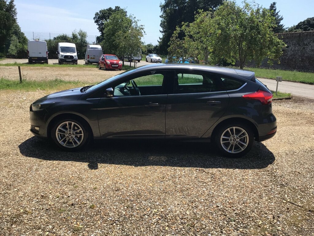 Ford Focus 1.5 Tdci Zetec Hatchback Euro 6 AJ15TGY Grey #6