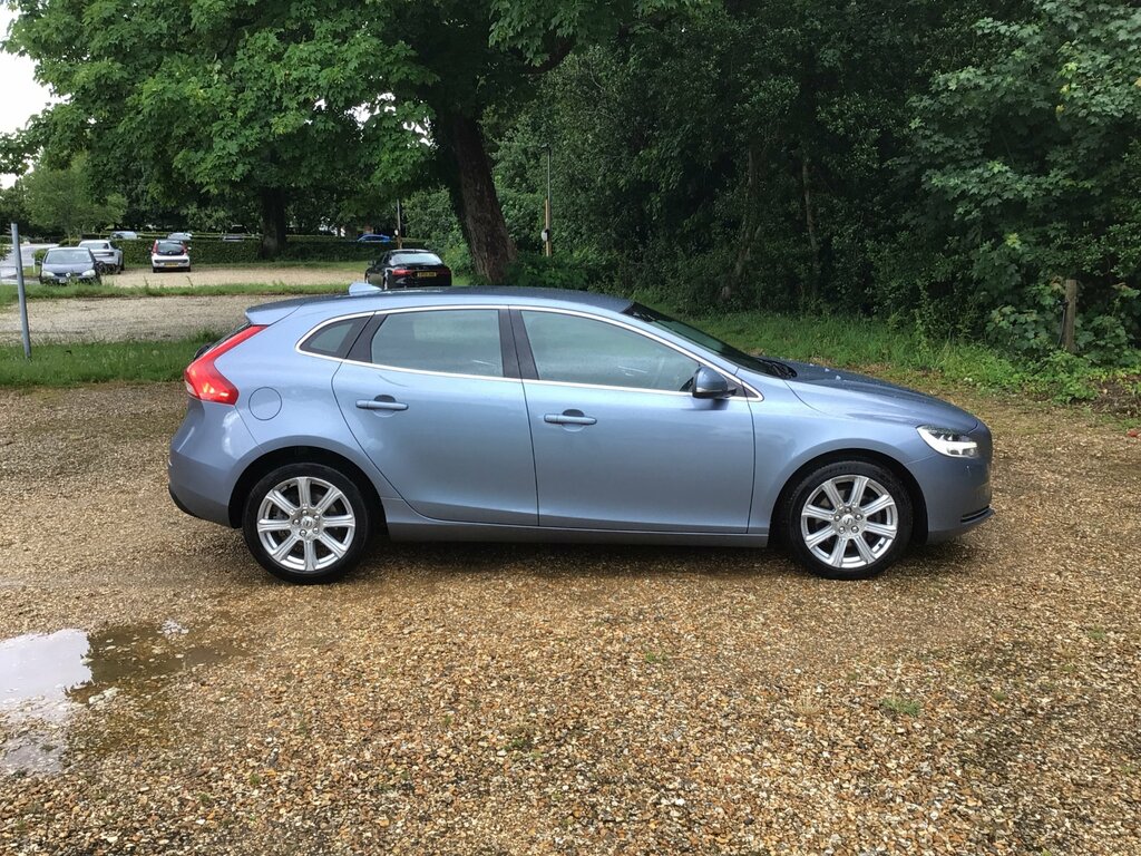 Volvo V40 2.0 T2 Inscription Hatchback Eur Blue #3