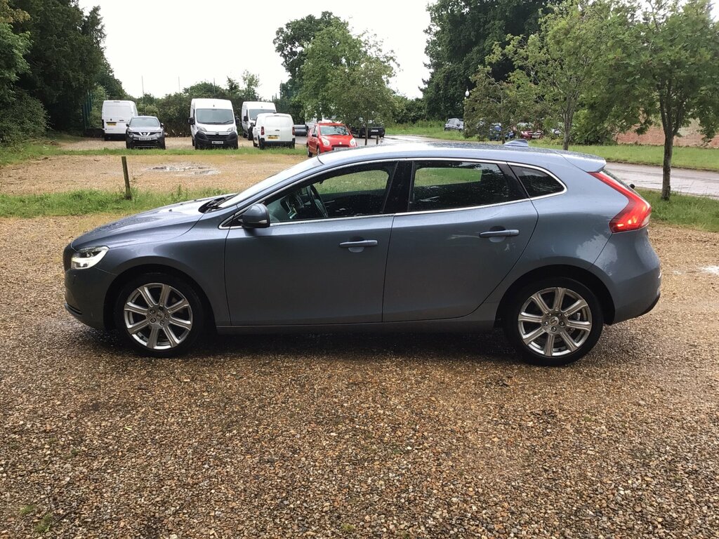 Volvo V40 2.0 T2 Inscription Hatchback Eur Blue #6