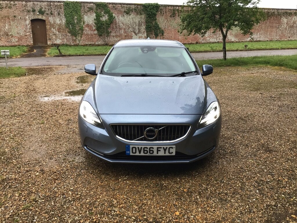 Volvo V40 2.0 T2 Inscription Hatchback Eur Blue #4