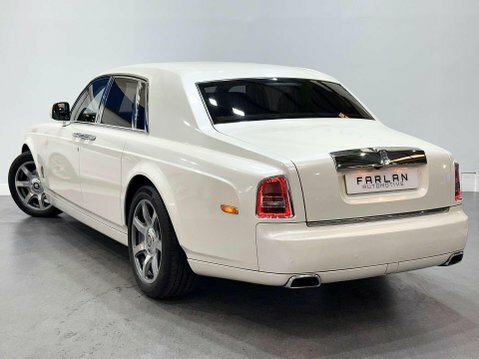 Rolls-Royce Phantom V12 Black #85