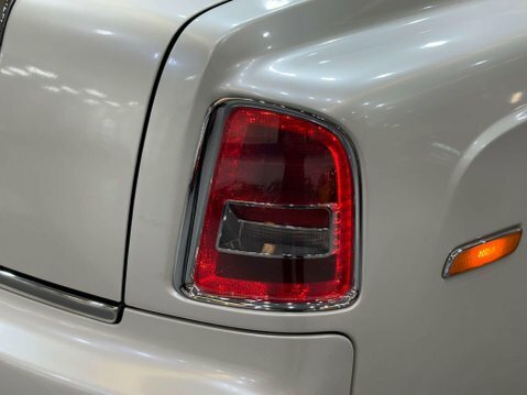 Rolls-Royce Phantom V12 Black #111