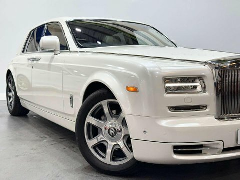 Rolls-Royce Phantom V12 Black #71