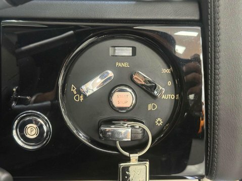 Rolls-Royce Phantom V12 Black #98