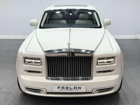 Rolls-Royce Phantom V12 Black #74