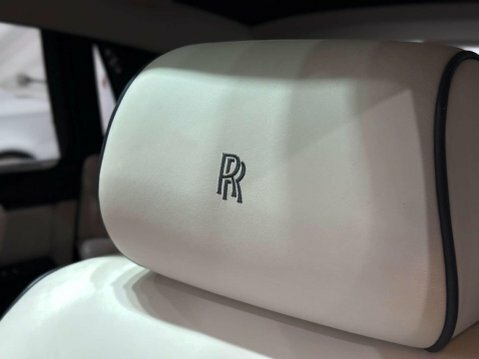 Rolls-Royce Phantom V12 Black #102