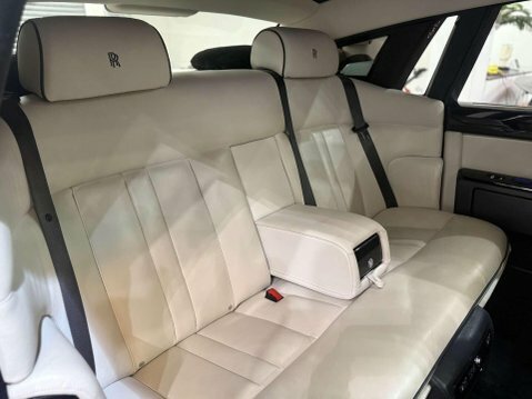Rolls-Royce Phantom V12 Black #118