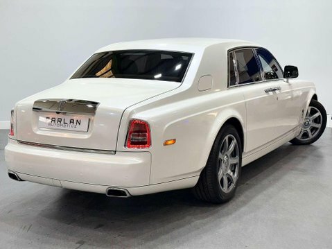 Rolls-Royce Phantom V12 Black #81