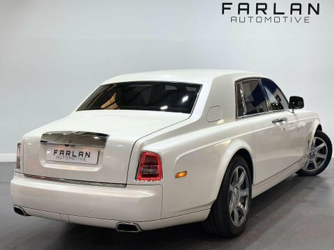Rolls-Royce Phantom V12 Black #69