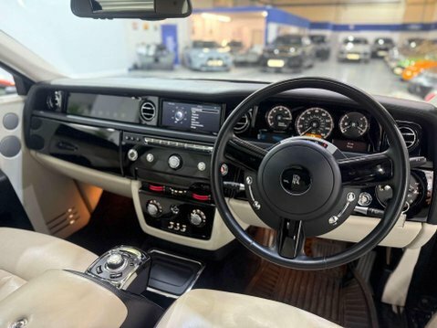 Rolls-Royce Phantom V12 Black #66