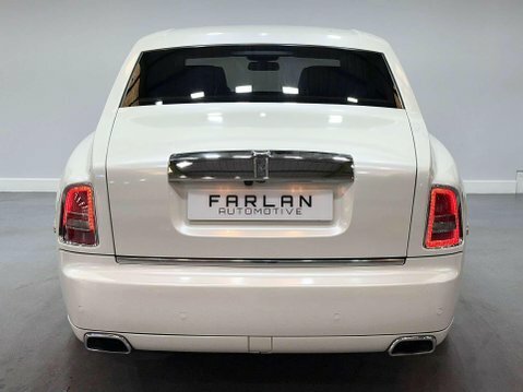 Rolls-Royce Phantom V12 Black #84