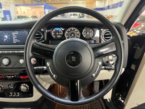 Rolls-Royce Phantom V12 Black #91