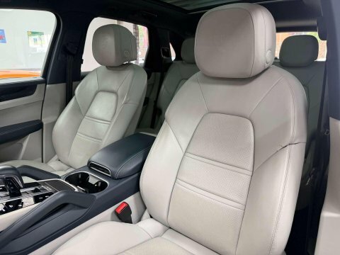 Porsche Cayenne Coupe White #6