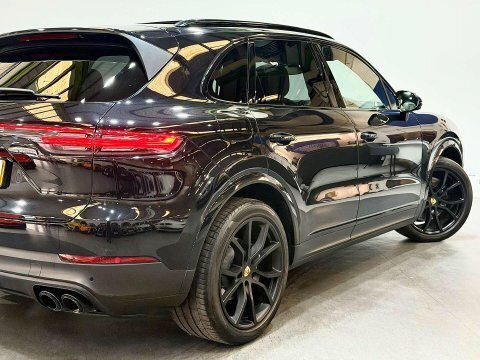 Porsche Cayenne Coupe White #19