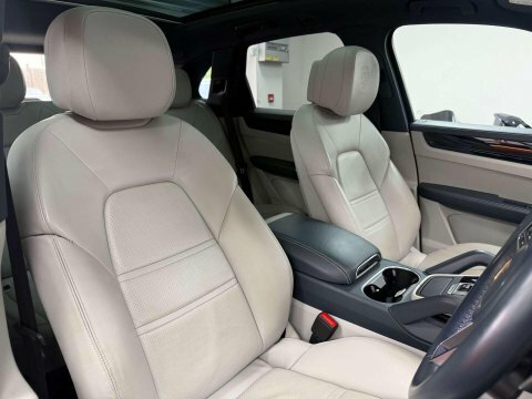 Porsche Cayenne Coupe White #28