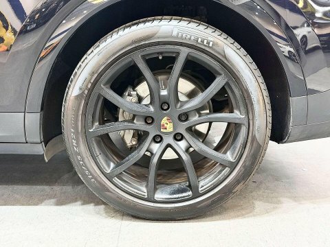 Porsche Cayenne Coupe White #34