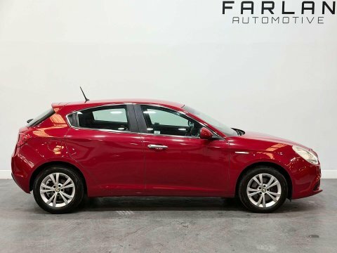 Alfa Romeo Giulietta Hatchback #16