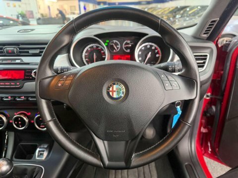 Alfa Romeo Giulietta Hatchback #27