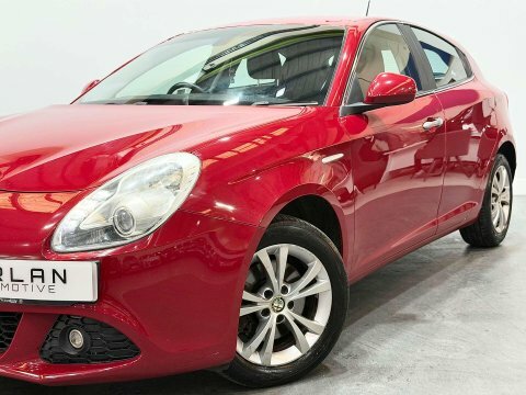 Alfa Romeo Giulietta Hatchback #12