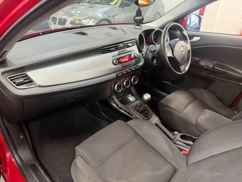Alfa Romeo Giulietta Hatchback #42