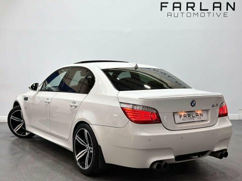 BMW M5 5.0 V10 Saloon White #5