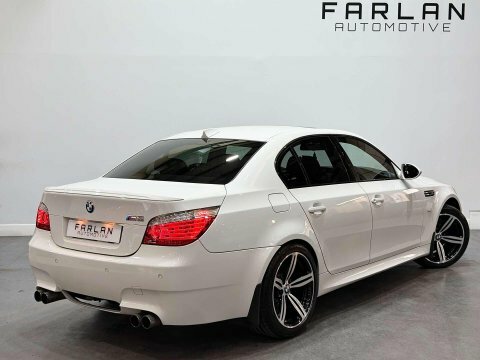 BMW M5 5.0 V10 Saloon White #4