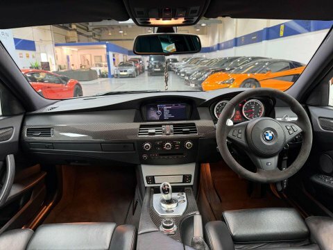 BMW M5 5.0 V10 Saloon White #2